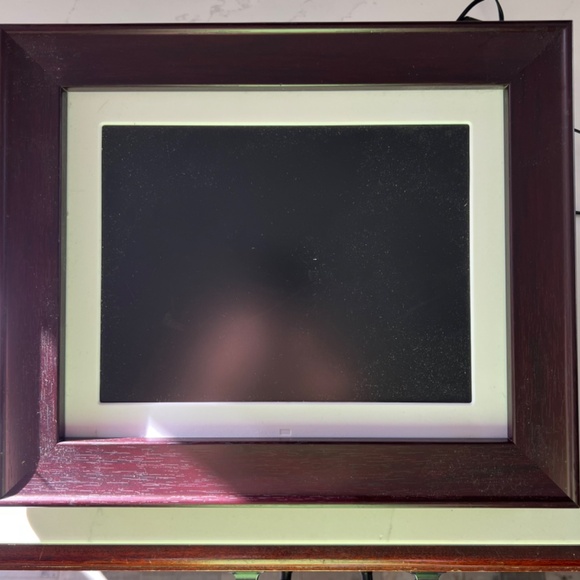 COBY Digital Photo Frame - Picture 2 of 7